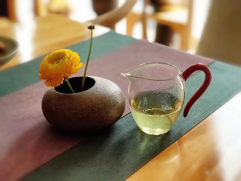 共度夕阳红，茶韵养身心
