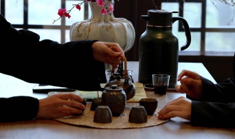 茶香绕梁，提神醒脑饮茶养生，生活加分